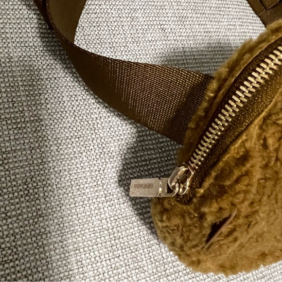 Brand new with tags Lululemon Everywhere fleece belt bag, burnt camel and gold - Picture 7 of 9